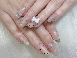 大人可愛いちゅるんドットネイル