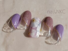 大人カラーな大胆フラワーネイル