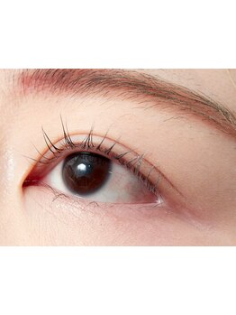 ナチュラル上品な目元にしたい