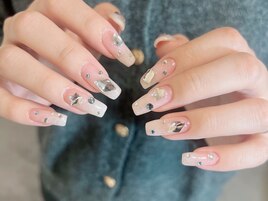 ビジューネイル