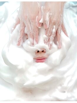 ナチュラル グロウ 木更津(NATURAL GLOW)の写真/ヘッドスパ&生泡洗顔クリームスパ♪フェイシャル・デコルテまで贅沢な濃密泡で毛穴角栓除去×ヘッドスパ