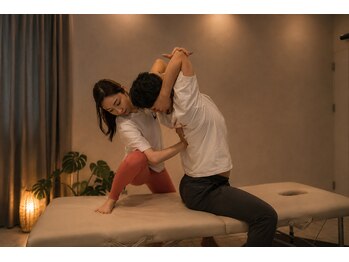 ライフタイムビューティー 江坂店(Life Time Beauty)の写真/【メンズ歓迎】肩こり・首こり・腰痛に 深層ストレッチ×マッサージで軽い身体へ 眼精疲労・姿勢改善にも
