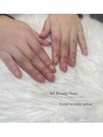 年齢問わず人気！カラグラネイル