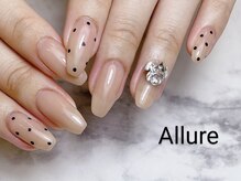 アリュール(Allure)/ドットネイル