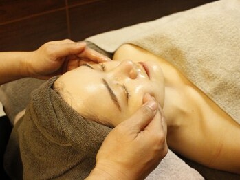 ナチュラックスビューティー 恵比寿店(NaturaxBeauty)の写真/《お肌の悩みはプロにお任せ◎》お肌の奥まで浸潤させ,肌ケアの能力を育てる新メニュー☆【恵比寿駅チカ】