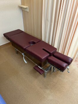 まえの整体院/骨盤調整用のベッド