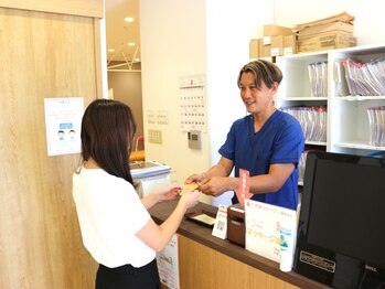 極キワミ整骨院/まずは受付から