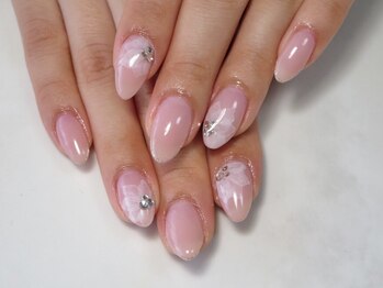 ネイルサロンル ミエル(lumiere)の写真/繊細なデサインにファン多数!シンプルネイルはnail salon lumiereにお任せ!自爪の健康も考えた施術でモチ◎