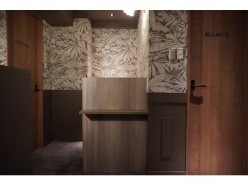 アンドボディ 中目黒(& Body)/フロント