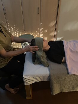 ラクル(RAKURU)/【もみほぐし】　頭のツボ押し