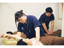 青葉台かなで整骨院/【３】矯正施術・筋肉施術