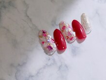 リップルズ(Ripples)/ちょっぴり存在感ある大人ネイル