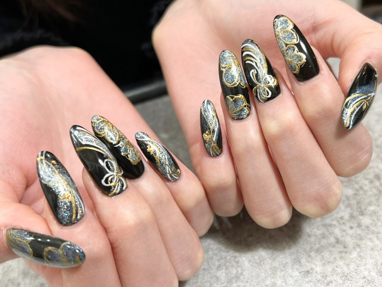 2025年-2026年冬トレンド】ブラック リボンのネイルデザイン集｜人気順