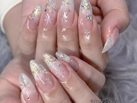 ふわっ雪の結晶ネイル