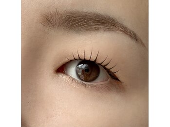 アロナ ネイルサロン アンド スクール(alona)/しっかり立ち上げまつ毛パーマ