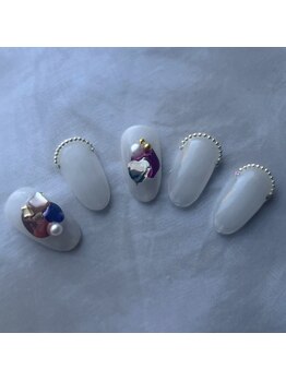 モニーク(Monique)/ホワイトネイル