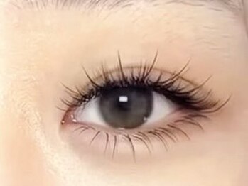 ネイル&アイラッシュ ルミア(Nail & Eyelash LUMIA)の写真/長さの違うエクステで目元に立体感を出すレイヤーラッシュ導入サロン♪目を大きく見せて垢抜けた雰囲気に◎