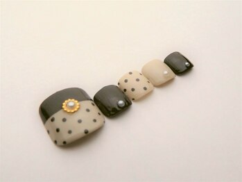 ラウレア(Laure'a)/ドットネイル