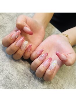 ネイルズ グラヴィス(Nails Gravis)/持ち込みデラックスコース