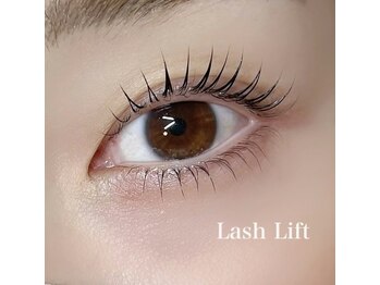 セレブヒルズ 丸の内/高濃度アミノ酸まつげパーマ上下