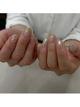 ハンドワークネイル(handworknail)の写真/20代後半から50代まで幅広く支持◎大人女性の日常に馴染む洗練されたオーダーメイドデザイン。