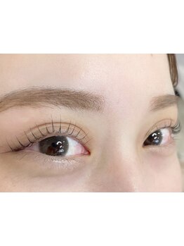 ナチュラル上品な目元にしたい