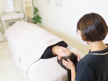 アンソレイユ(ensoleille)の写真/「ヘッドスパに来たのに、身体まで楽になった！」と思うほどの格別な施術を。ぜひご体感くださいませ♪