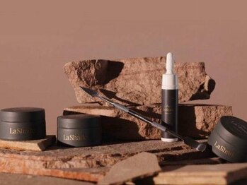 メント トゥ ビー(Meant to Be)の写真/ジェルオフは”美容液”で。ウェルネスネイルなら世界基準の《次世代型ジェルLaShade-ラシェードー》一択。