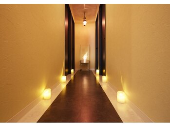 ジャンナ 恵比寿店(JANNA)/個室へと続く廊下