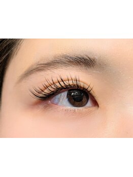 ナチュラル上品な目元にしたい