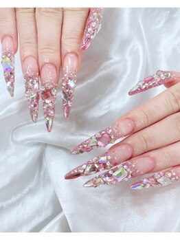 レッドネイル(Redネイル)の写真/華やかなデザインで周りと差がつく指先に♪