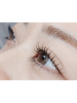 ナチュラル上品な目元にしたい