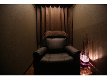 ヘッドマニア 新橋店/新橋ヘッドスパ/小顔/たるみ