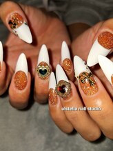 ウルステラ(ulstella)/個性派フレンチネイル☆長さだし