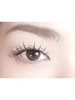 ナチュラル上品な目元にしたい