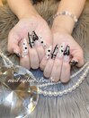 黒チェックネイル
