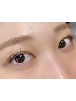 ナチュラル上品な目元にしたい