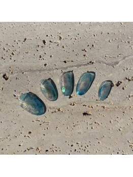 アレミティ(Aremiti)/8月ニュアンスデザイン