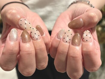 ネイルズ ララ(nails Lala)/ドットとマグネット
