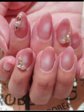 トータルサロン 白べぇーっ プラス/スタッフネイル