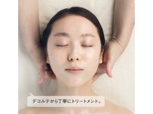 首、肩ラインからデコルテまでの深いリラクゼーション