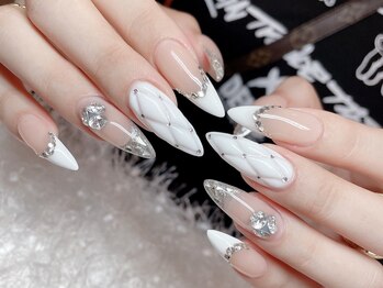 レアネイル 新宿(le'a nail)/ホワイキルティングデザイン