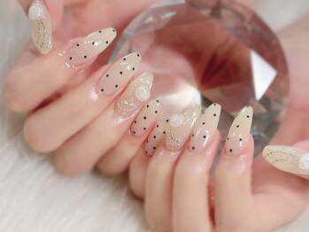 ホワイト×ドット