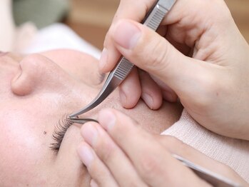 トロン パーソナルビューティケア アンド アイ(tronc* personal beauty care & eye)/軽くて自然!フラットラッシュ