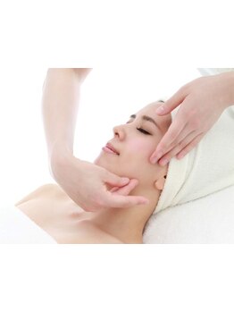 ホウレイ線・たるみ改善！予防ケア