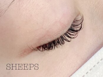 シープス(SHEEPS)の写真/【駐車場完備◇】逆さまつ毛やアイライン効果など、お悩みや理想に合わせたクーポンを多数ご用意！