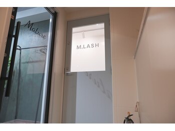 エムラッシュ(M.LASH)/外観、隣はセットサロンMature♪