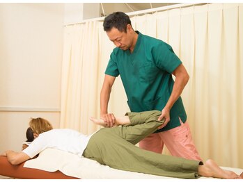 アポロボディケア 祐天寺店/太もものストレッチ