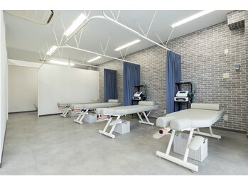 Ann おかざきスポーツ鍼灸接骨院/施術室