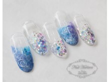 ジュジュ(Juju)/ブルーのキラキラ波ネイル